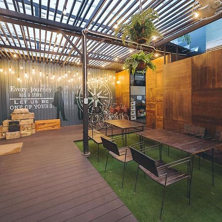 Готель Westory Design Poshtel Канчанабурі Екстер'єр фото