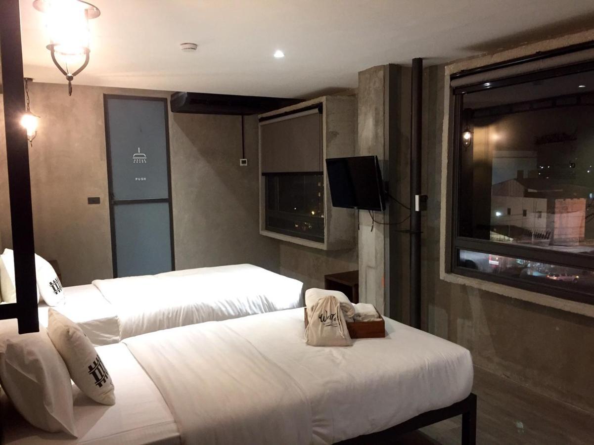 Готель Westory Design Poshtel Канчанабурі Екстер'єр фото