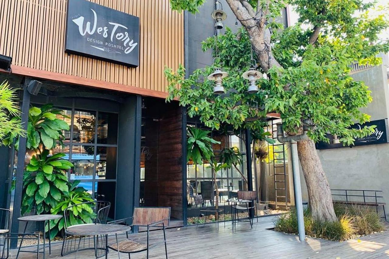 Готель Westory Design Poshtel Канчанабурі Екстер'єр фото